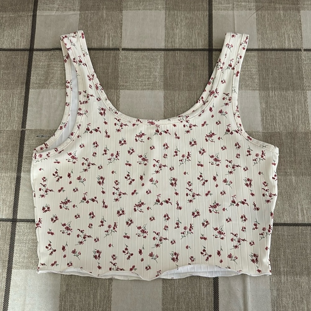 Floral cropped tank